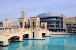 5-minuted-away-from-dubai