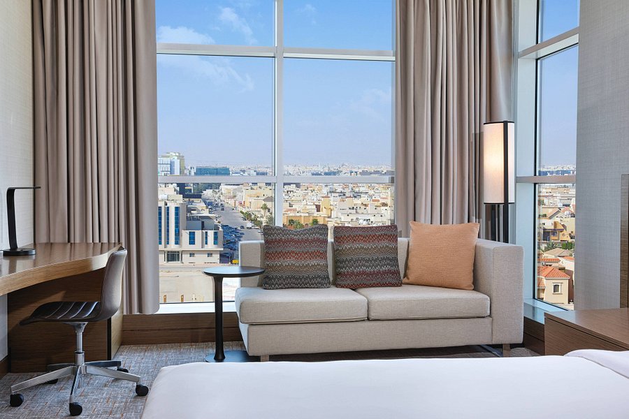 king-superior-guest-room